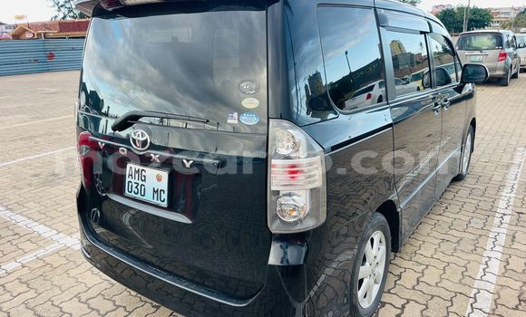 Nunua Ilio tumika Toyota Voxy Nyeusi Gari ndani ya Maputo nchini Maputo Nunua Ilio tumika Toyota Voxy Nyeusi Gari ndani ya Maputo nchini Maputo
