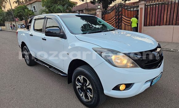 Comprar Usado Mazda BT-50 Branco Carro em Maputo em Maputo Comprar Usado Mazda BT-50 Branco Carro em Maputo em Maputo