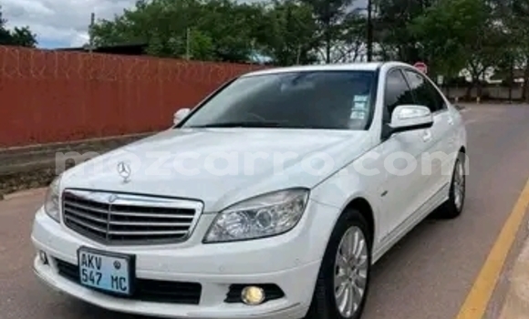 Comprar Novo Mercedes-Benz C250 coupe Branco Carro em Maputo em Maputo