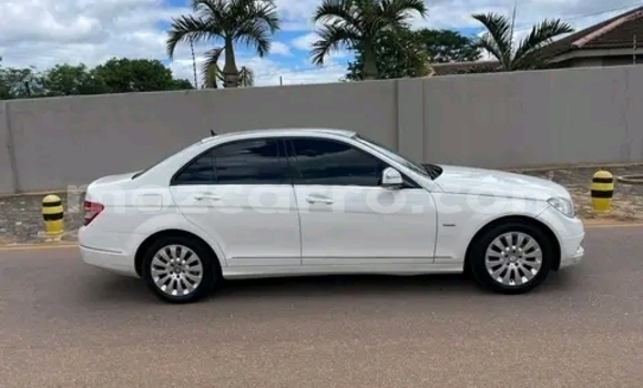 Tenga Itsva Mercedes-Benz C250 coupe Chena Mota in Maputo in Maputo Tenga Itsva Mercedes-Benz C250 coupe Chena Mota in Maputo in Maputo