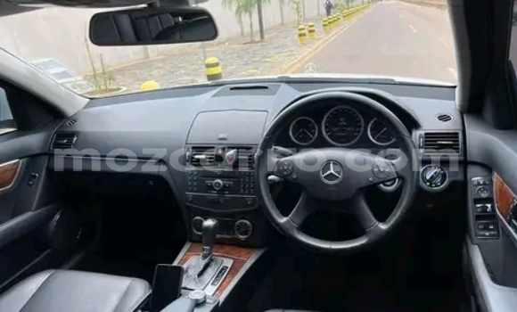 Tenga Itsva Mercedes-Benz C250 coupe Chena Mota in Maputo in Maputo Tenga Itsva Mercedes-Benz C250 coupe Chena Mota in Maputo in Maputo
