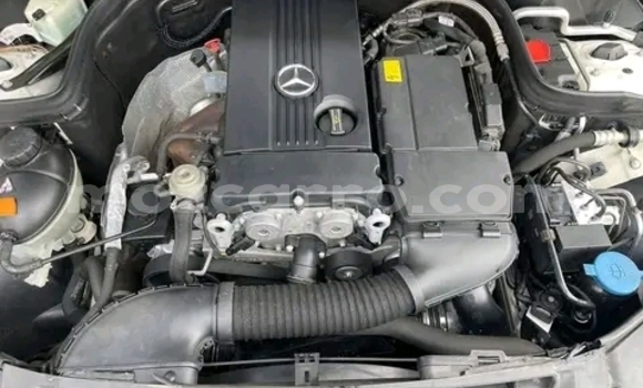 Tenga Itsva Mercedes-Benz C250 coupe Chena Mota in Maputo in Maputo Tenga Itsva Mercedes-Benz C250 coupe Chena Mota in Maputo in Maputo