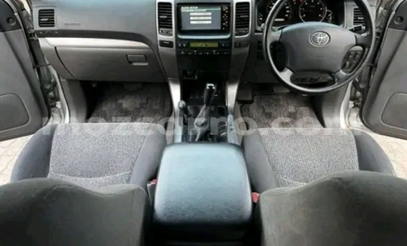 Tenga Tsaru Toyota Land Cruiser Prado Zvimwe Mota in Maputo in Maputo Tenga Tsaru Toyota Land Cruiser Prado Zvimwe Mota in Maputo in Maputo