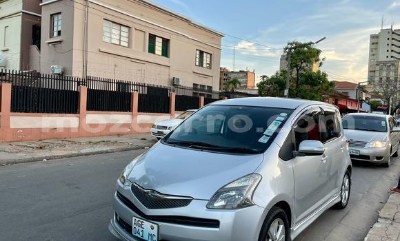 Comprar Usado Toyota Ractis Prata Carro em Maputo em Maputo Comprar Usado Toyota Ractis Prata Carro em Maputo em Maputo