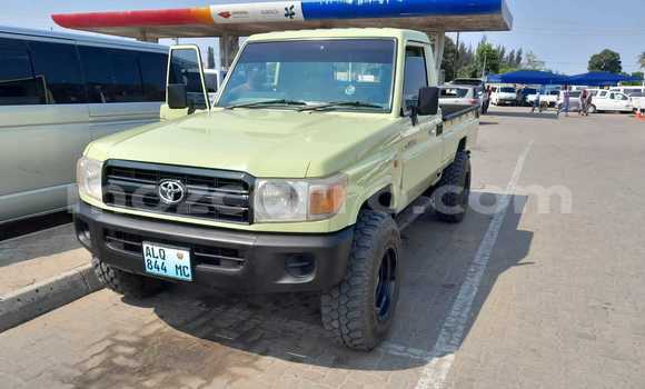 Tenga Tsaru Toyota Land Cruiser Bhurawuni Mota in Maputo in Maputo Tenga Tsaru Toyota Land Cruiser Bhurawuni Mota in Maputo in Maputo