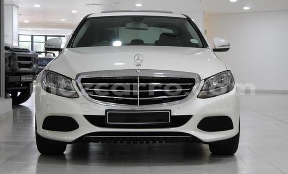 Tenga Tsaru Mercedes‒Benz C-Class Chena Mota in Mabalane in Gaza