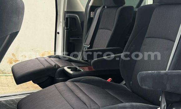 Tenga Tsaru Toyota Vellfire Chena Mota in Maputo in Maputo Tenga Tsaru Toyota Vellfire Chena Mota in Maputo in Maputo