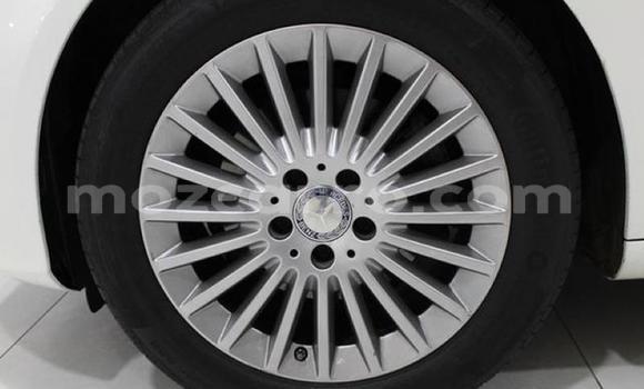 Tenga Tsaru Mercedes‒Benz C-Class Chena Mota in Mabalane in Gaza Tenga Tsaru Mercedes‒Benz C-Class Chena Mota in Mabalane in Gaza