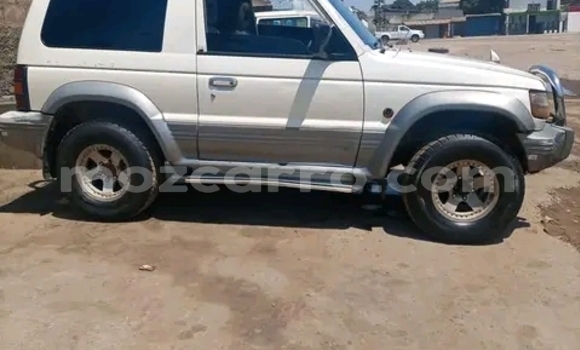 Tenga Tsaru Mitsubishi Pajero Chena Mota in Maputo in Maputo