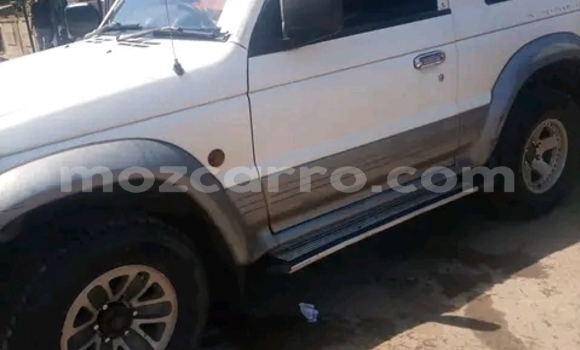 Buy Used Mitsubishi Pajero White Car in Maputo in Maputo Buy Used Mitsubishi Pajero White Car in Maputo in Maputo