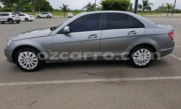 Tenga Tsaru Mercedes-Benz C250 coupe Zvimwe Mota in Maputo in Maputo Tenga Tsaru Mercedes-Benz C250 coupe Zvimwe Mota in Maputo in Maputo
