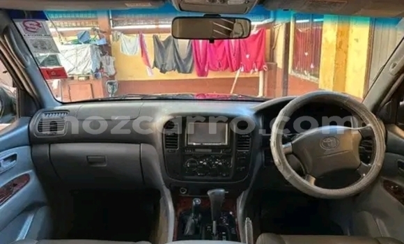 Nunua Ilio tumika Toyota Land Cruiser Nyeusi Gari ndani ya Maputo nchini Maputo Nunua Ilio tumika Toyota Land Cruiser Nyeusi Gari ndani ya Maputo nchini Maputo