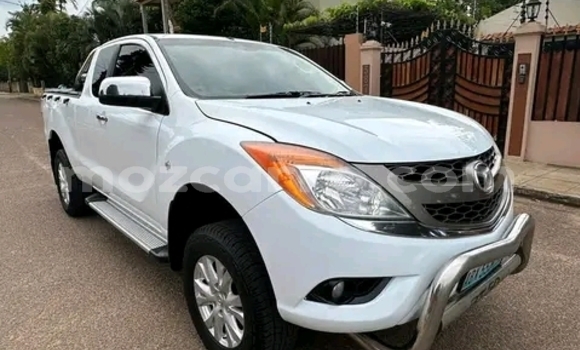 Buy Used Mazda BT-50 White Car in Maputo in Maputo