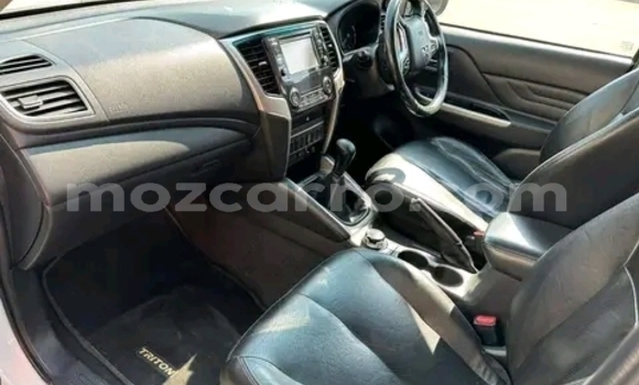 Nunua Ilio tumika Mitsubishi Triton Nyeupe Gari ndani ya Maputo nchini Maputo Nunua Ilio tumika Mitsubishi Triton Nyeupe Gari ndani ya Maputo nchini Maputo