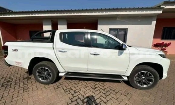 Nunua Ilio tumika Mitsubishi Triton Nyeupe Gari ndani ya Maputo nchini Maputo Nunua Ilio tumika Mitsubishi Triton Nyeupe Gari ndani ya Maputo nchini Maputo