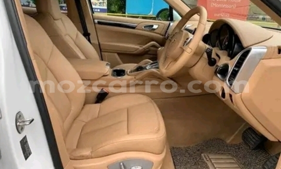 Nunua Mpya Porsche Cayenne Nyeupe Gari ndani ya Maputo nchini Maputo Nunua Mpya Porsche Cayenne Nyeupe Gari ndani ya Maputo nchini Maputo