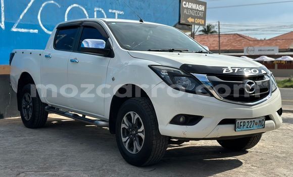 Comprar Usado Mazda BT-50 Branco Carro em Maputo em Maputo Comprar Usado Mazda BT-50 Branco Carro em Maputo em Maputo