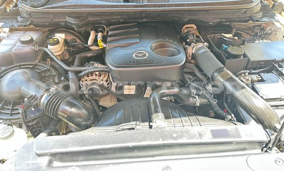 Comprar Usado Mazda BT-50 Branco Carro em Maputo em Maputo Comprar Usado Mazda BT-50 Branco Carro em Maputo em Maputo