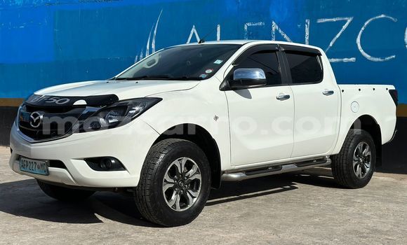 Comprar Usado Mazda BT-50 Branco Carro em Maputo em Maputo Comprar Usado Mazda BT-50 Branco Carro em Maputo em Maputo