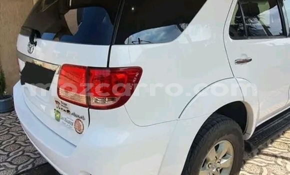 Buy Used Toyota Fortuner White Car in Maputo in Maputo Buy Used Toyota Fortuner White Car in Maputo in Maputo