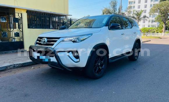 Buy Used Toyota Fortuner White Car in Maputo in Maputo Buy Used Toyota Fortuner White Car in Maputo in Maputo