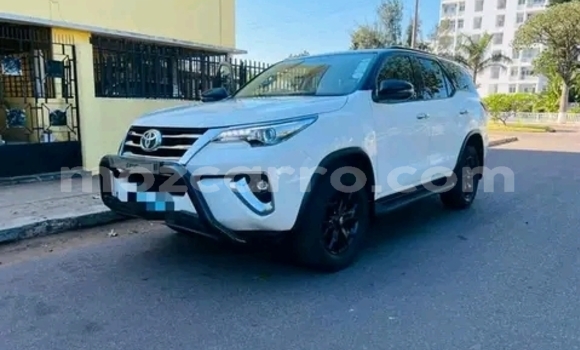 Buy Used Toyota Fortuner White Car in Maputo in Maputo Buy Used Toyota Fortuner White Car in Maputo in Maputo