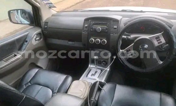 Comprar Usado Nissan Navara Branco Carro em Maputo em Maputo Comprar Usado Nissan Navara Branco Carro em Maputo em Maputo