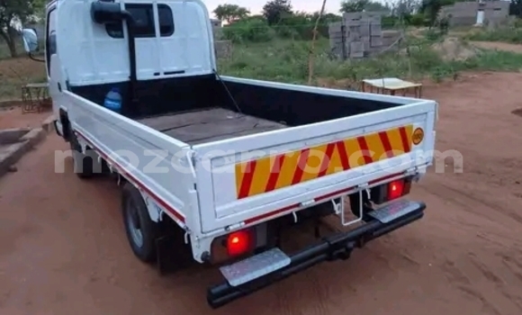 Buy Used Isuzu 117 White Car in Maputo in Maputo Buy Used Isuzu 117 White Car in Maputo in Maputo