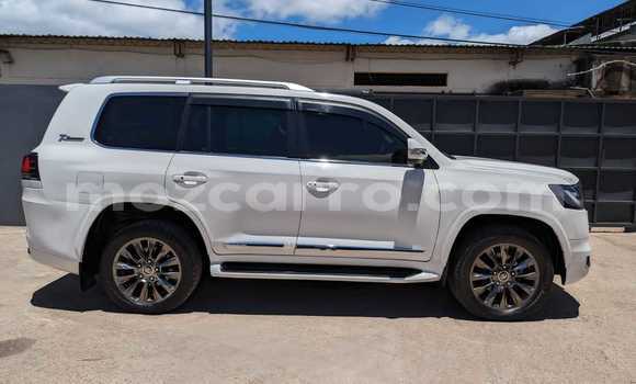 Comprar Usado Toyota Land Cruiser Branco Carro em Maputo em Maputo Comprar Usado Toyota Land Cruiser Branco Carro em Maputo em Maputo