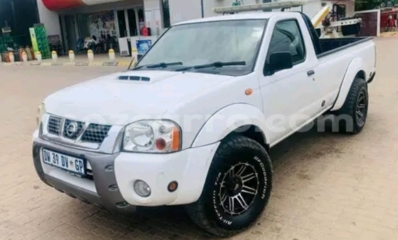 Nunua Ilio tumika Nissan Hardbody Nyeupe Gari ndani ya Maputo nchini Maputo Nunua Ilio tumika Nissan Hardbody Nyeupe Gari ndani ya Maputo nchini Maputo