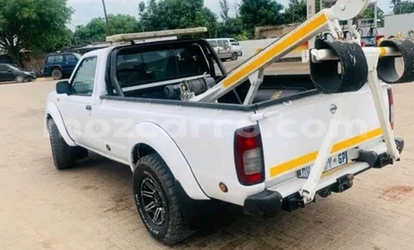 Nunua Ilio tumika Nissan Hardbody Nyeupe Gari ndani ya Maputo nchini Maputo Nunua Ilio tumika Nissan Hardbody Nyeupe Gari ndani ya Maputo nchini Maputo