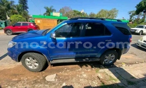 Comprar Usado Toyota Fortuner Azul Carro em Maputo em Maputo