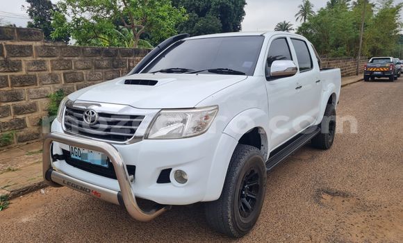 Nunua Ilio tumika Toyota Hilux Nyeupe Gari ndani ya Maputo nchini Maputo Nunua Ilio tumika Toyota Hilux Nyeupe Gari ndani ya Maputo nchini Maputo