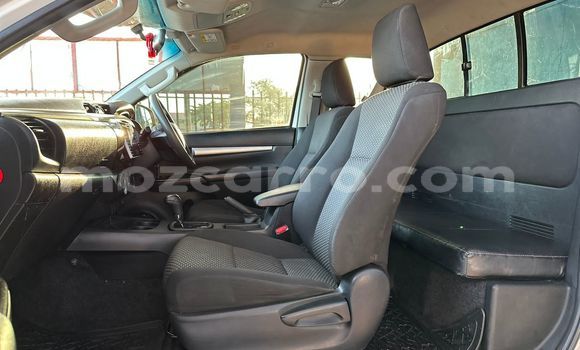 Nunua Ilio tumika Toyota Hiluxe Revo Nyeupe Gari ndani ya Maputo nchini Maputo Nunua Ilio tumika Toyota Hiluxe Revo Nyeupe Gari ndani ya Maputo nchini Maputo