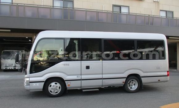Comprar Usado Toyota Coaster Prata Carro em Maputo em Maputo Comprar Usado Toyota Coaster Prata Carro em Maputo em Maputo