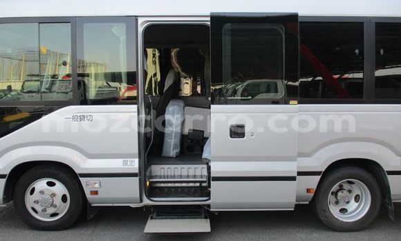 Comprar Usado Toyota Coaster Prata Carro em Maputo em Maputo Comprar Usado Toyota Coaster Prata Carro em Maputo em Maputo
