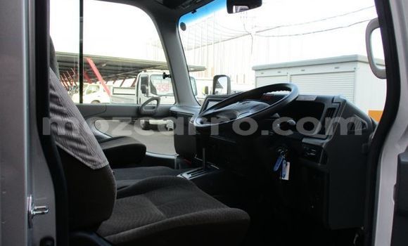Comprar Usado Toyota Coaster Prata Carro em Maputo em Maputo Comprar Usado Toyota Coaster Prata Carro em Maputo em Maputo