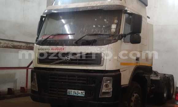 Comprar Usado Volvo 120 Series Branco Carro em Maputo em Maputo