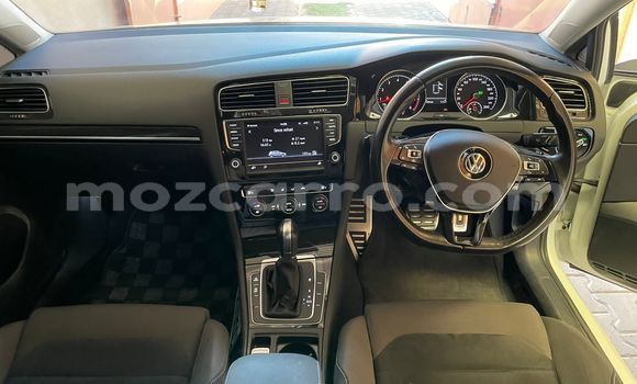 Nunua Ilio tumika Volkswagen Golf Nyeupe Gari ndani ya Maputo nchini Maputo Nunua Ilio tumika Volkswagen Golf Nyeupe Gari ndani ya Maputo nchini Maputo