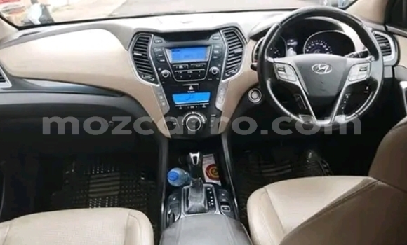 Tenga Tsaru Hyundai Santa Fe Tsvuku Mota in Maputo in Maputo Tenga Tsaru Hyundai Santa Fe Tsvuku Mota in Maputo in Maputo