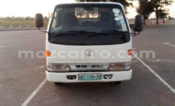 Nunua Ilio tumika Toyota Dyna Nyeupe Gari ndani ya Maputo nchini Maputo Nunua Ilio tumika Toyota Dyna Nyeupe Gari ndani ya Maputo nchini Maputo