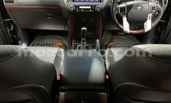 Nunua Mpya Toyota Land Cruiser Nyeusi Gari ndani ya Maputo nchini Maputo Nunua Mpya Toyota Land Cruiser Nyeusi Gari ndani ya Maputo nchini Maputo