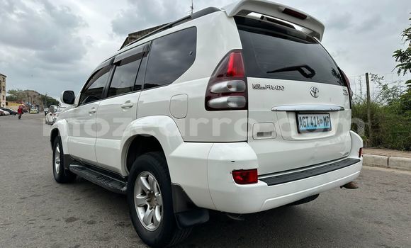 Nunua Ilio tumika Toyota Land Cruiser Prado Nyeupe Gari ndani ya Maputo nchini Maputo Nunua Ilio tumika Toyota Land Cruiser Prado Nyeupe Gari ndani ya Maputo nchini Maputo