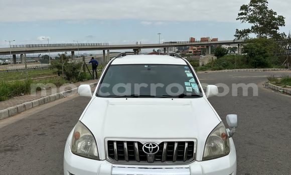 Nunua Ilio tumika Toyota Land Cruiser Prado Nyeupe Gari ndani ya Maputo nchini Maputo Nunua Ilio tumika Toyota Land Cruiser Prado Nyeupe Gari ndani ya Maputo nchini Maputo