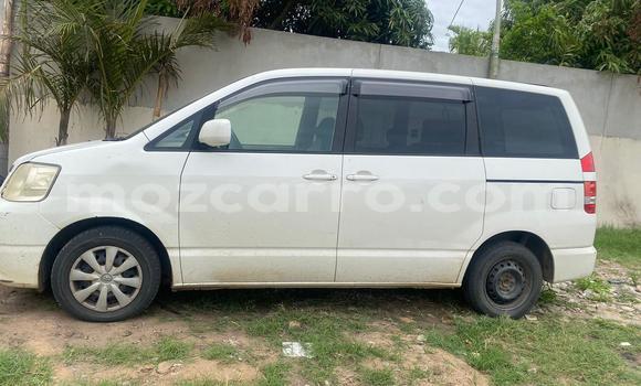 Comprar Usado Toyota Noah Branco Carro em Maputo em Maputo Comprar Usado Toyota Noah Branco Carro em Maputo em Maputo