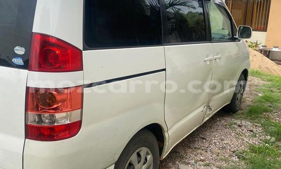 Comprar Usado Toyota Noah Branco Carro em Maputo em Maputo Comprar Usado Toyota Noah Branco Carro em Maputo em Maputo
