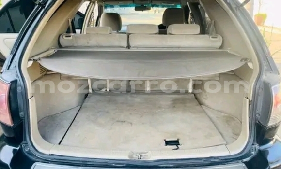 Nunua Ilio tumika Toyota Harrier Nyeusi Gari ndani ya Maputo nchini Maputo Nunua Ilio tumika Toyota Harrier Nyeusi Gari ndani ya Maputo nchini Maputo