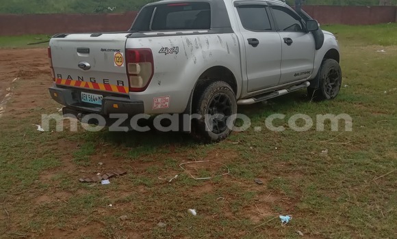 Comprar Usado FORD MUSTANG Castanho Carro em Maputo em Maputo