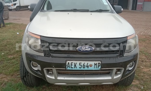 Comprar Usado FORD MUSTANG Castanho Carro em Maputo em Maputo Comprar Usado FORD MUSTANG Castanho Carro em Maputo em Maputo