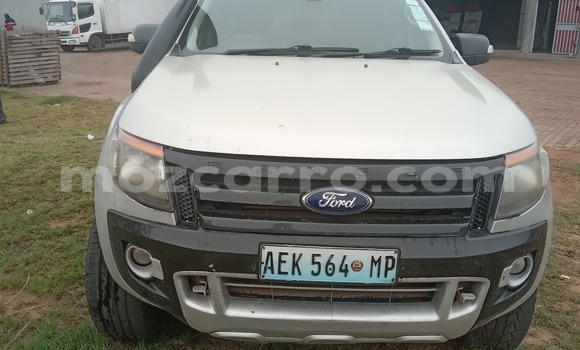 Comprar Usado FORD MUSTANG Castanho Carro em Maputo em Maputo Comprar Usado FORD MUSTANG Castanho Carro em Maputo em Maputo